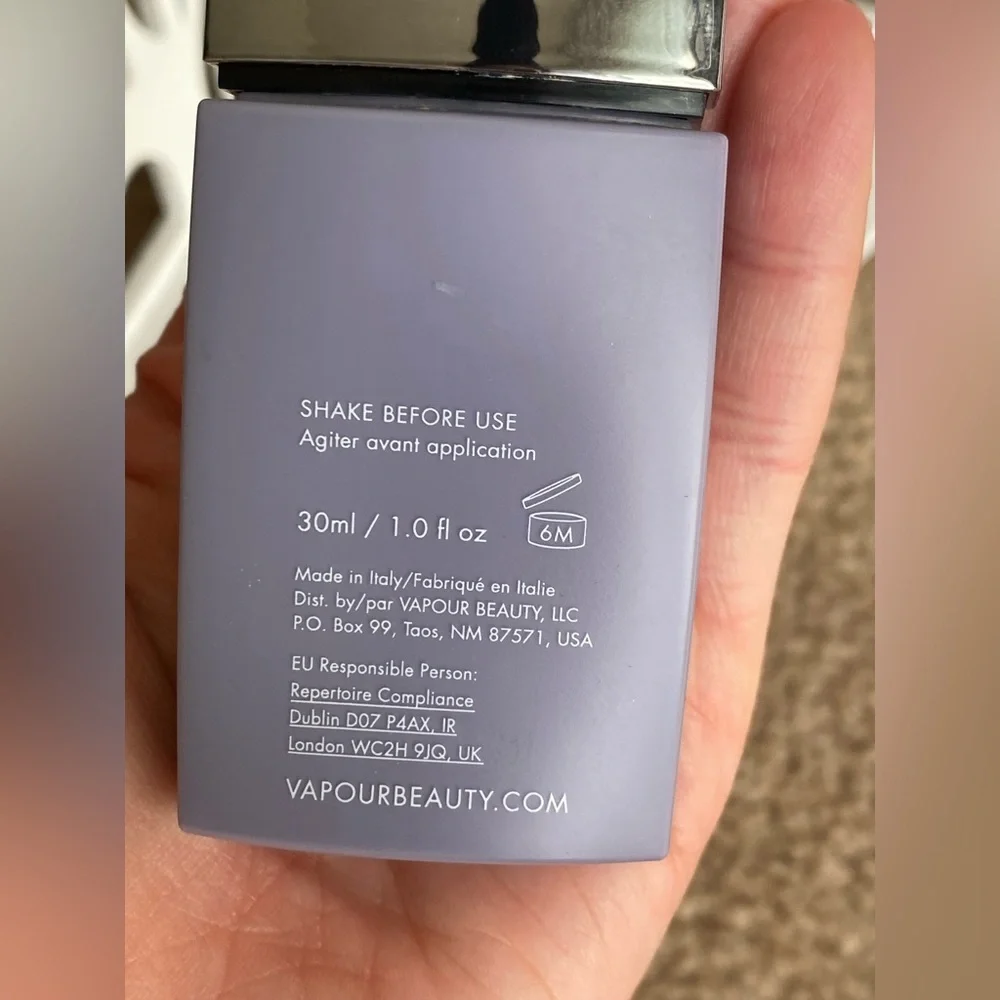 Vapour Velvet Glow Foundation 090V